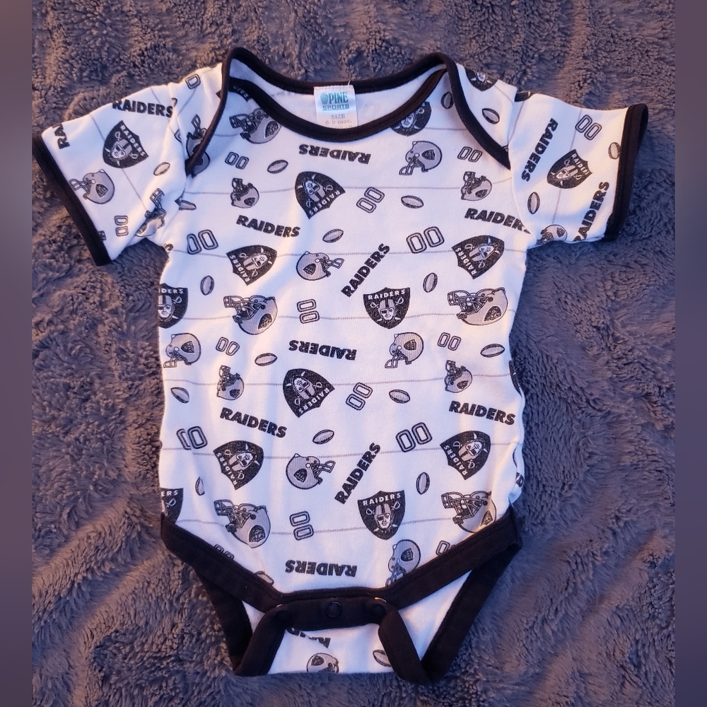 Raiders Baby onsie 6-9 months Pine sports